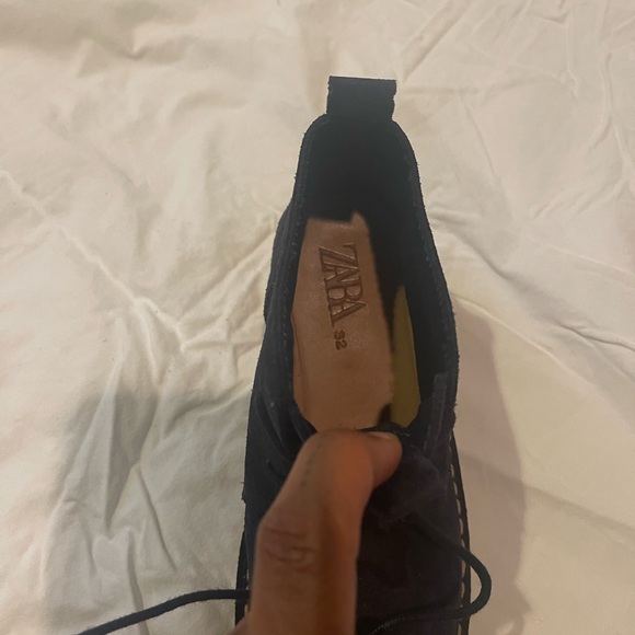 Zara size 32 navy Chukka boot. Approximately a kids size 1. NWOT. - Picture 4 of 5
